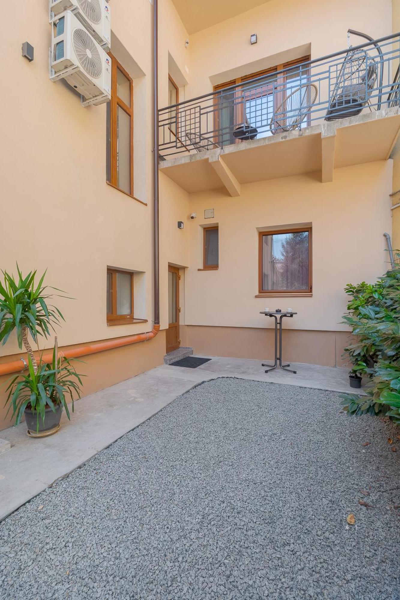 Oasis Rooms Oradea Ngoại thất bức ảnh