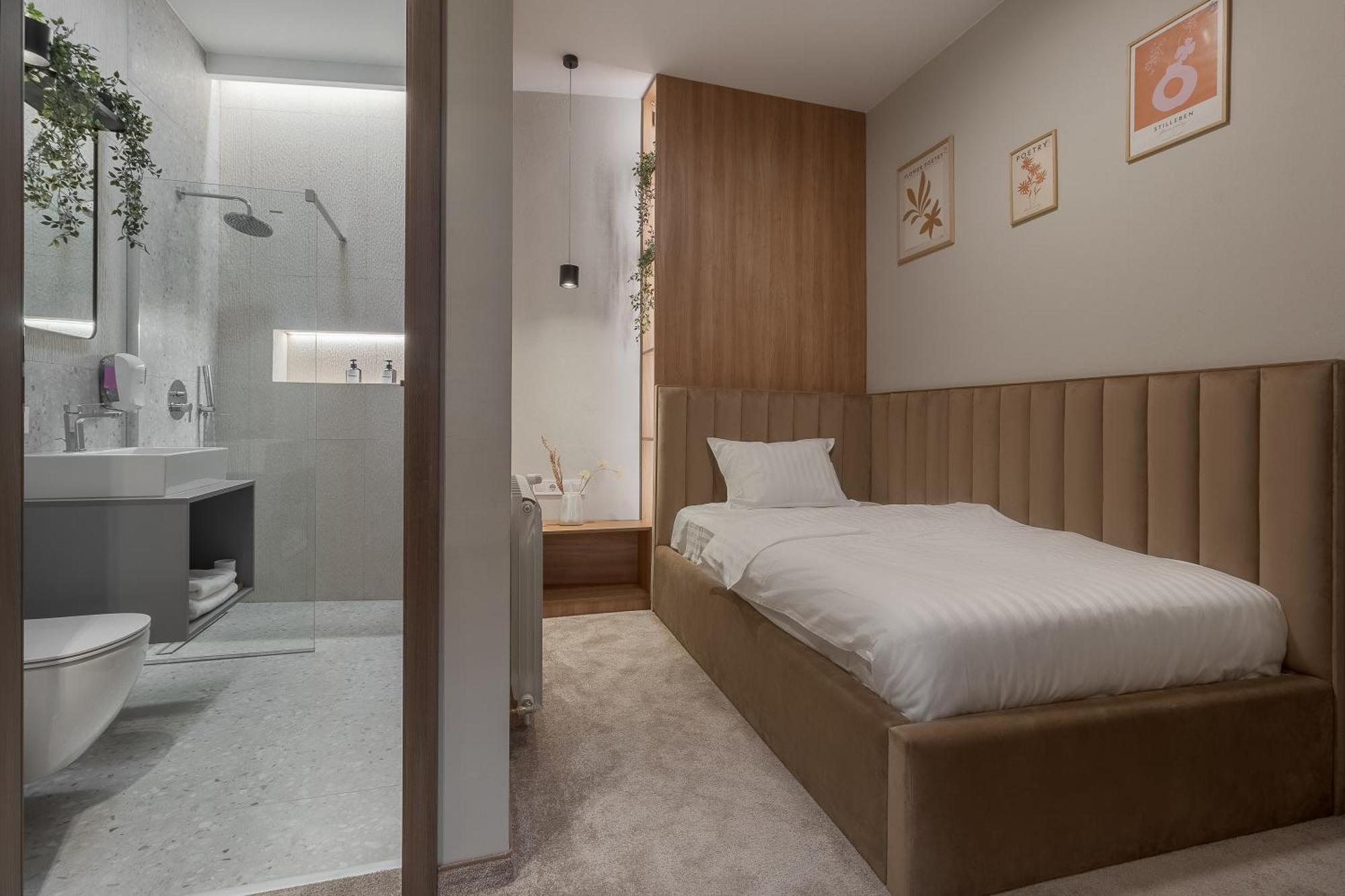 Oasis Rooms Oradea Ngoại thất bức ảnh