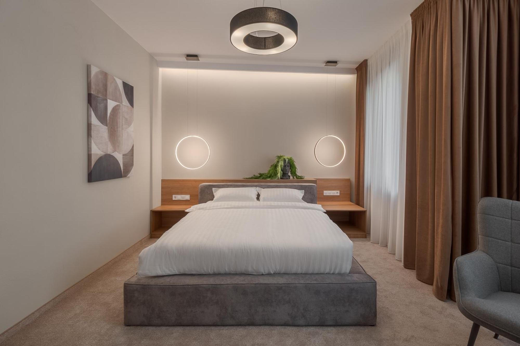 Oasis Rooms Oradea Ngoại thất bức ảnh