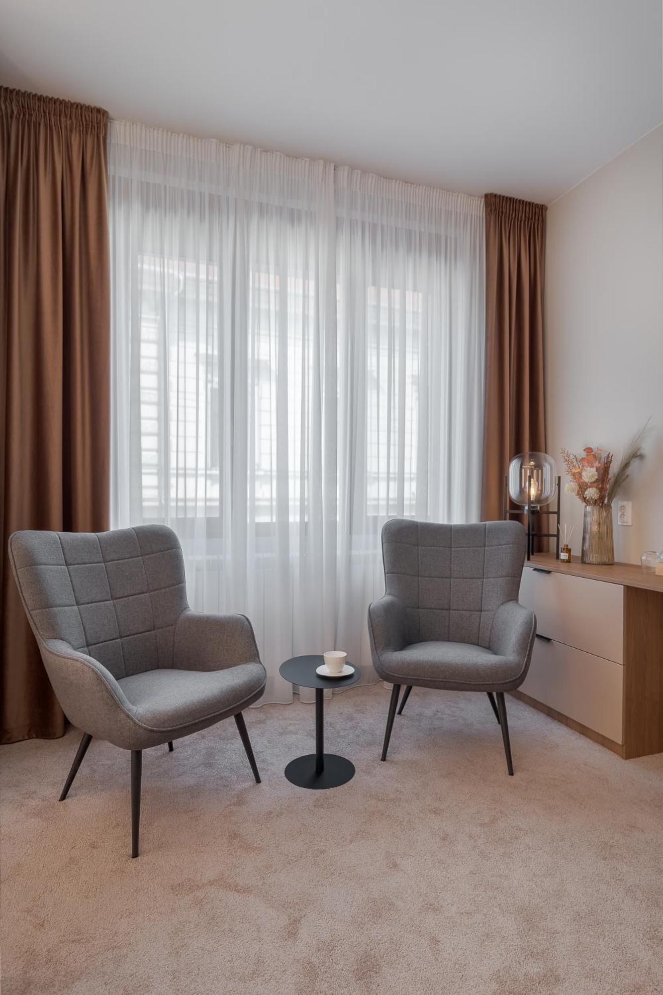 Oasis Rooms Oradea Ngoại thất bức ảnh