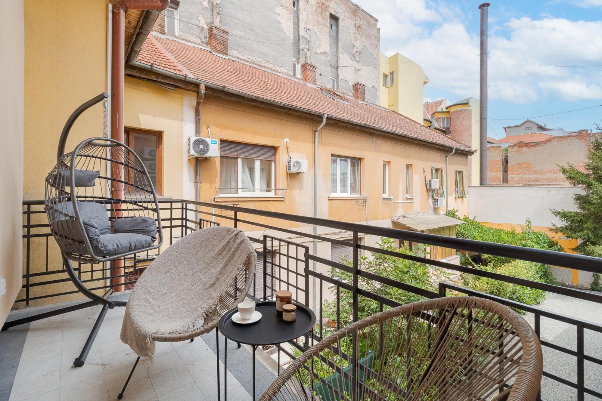 Oasis Rooms Oradea Ngoại thất bức ảnh