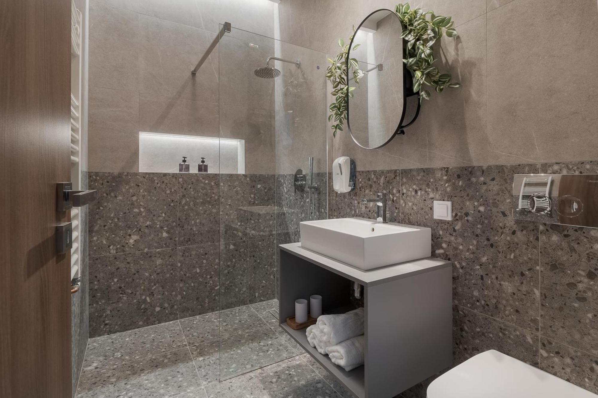 Oasis Rooms Oradea Ngoại thất bức ảnh