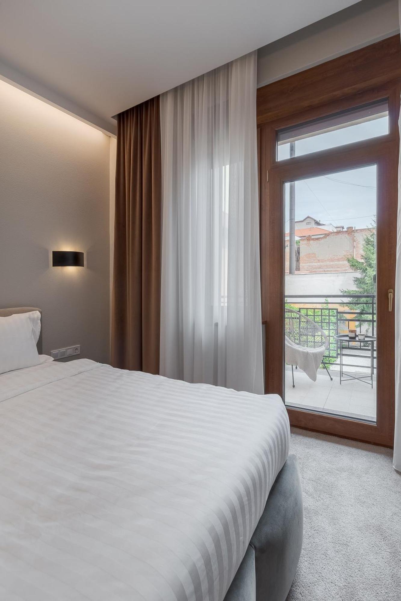 Oasis Rooms Oradea Ngoại thất bức ảnh