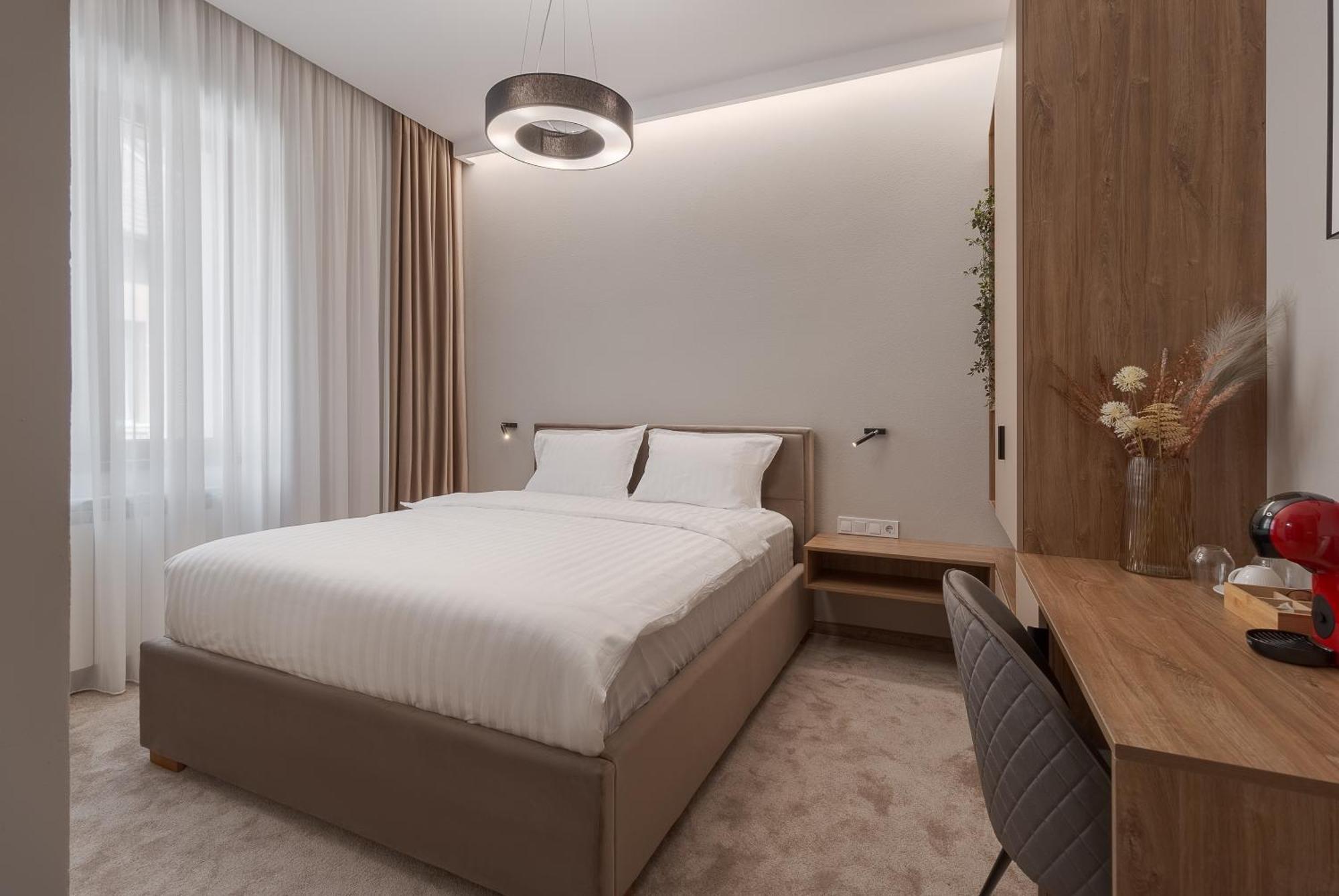 Oasis Rooms Oradea Ngoại thất bức ảnh