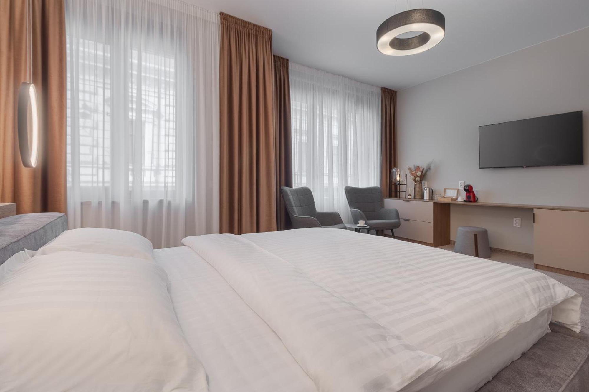 Oasis Rooms Oradea Ngoại thất bức ảnh